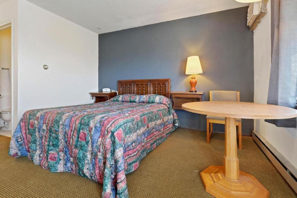Hotel O Oskaloosa - Hwy 63/92 ภายนอก รูปภาพ